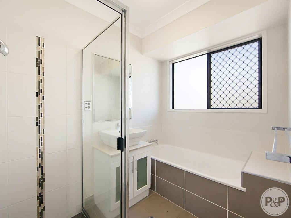 98a Daintree Dr, Bushland Beach, QLD 4818