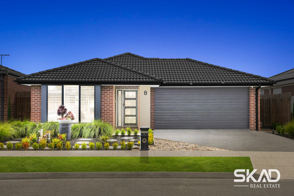 8 Amberfield St, Mickleham, VIC 3064
