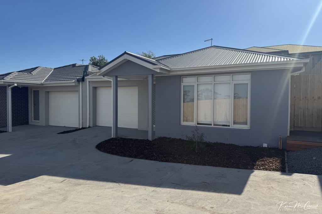 8 KING PL, BUNYIP, VIC 3815