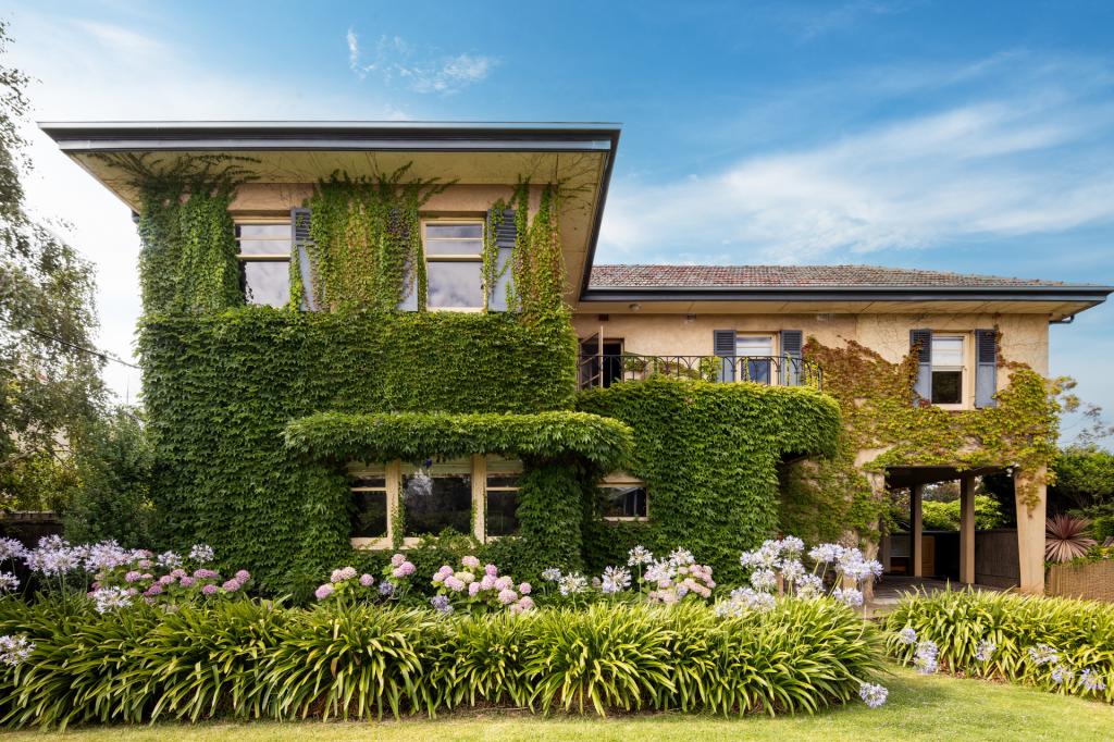 19 Maturin Rd, Glenelg, SA 5045