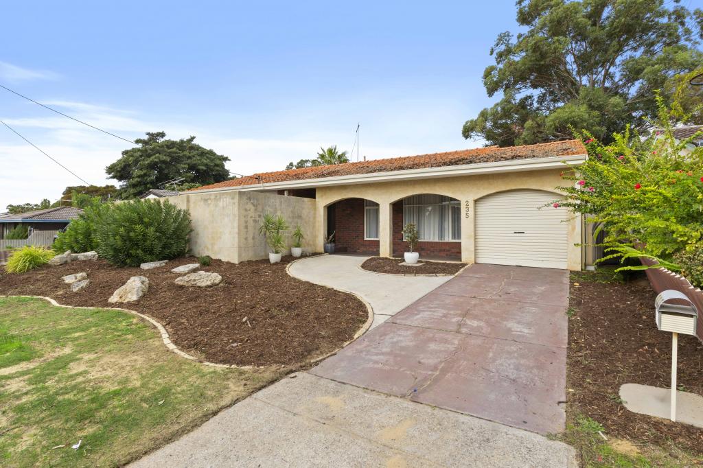 235 Camberwarra Dr, Craigie, WA 6025