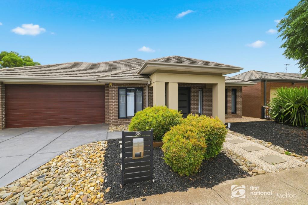 38 KINGBIRD AVE, TARNEIT, VIC 3029