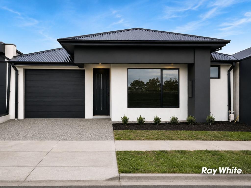 8 Adriana St, Mickleham, VIC 3064
