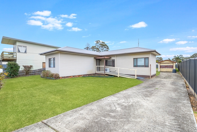 151 Jacobs Dr, Sussex Inlet, NSW 2540