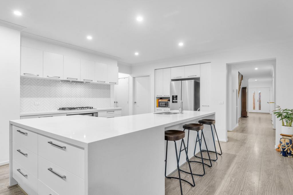 7 Hollybush Ave, Clyde, VIC 3978