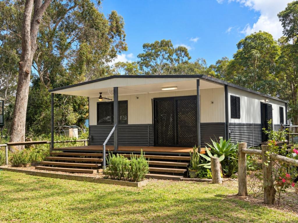 6 Trevanna Ave, Russell Island, QLD 4184