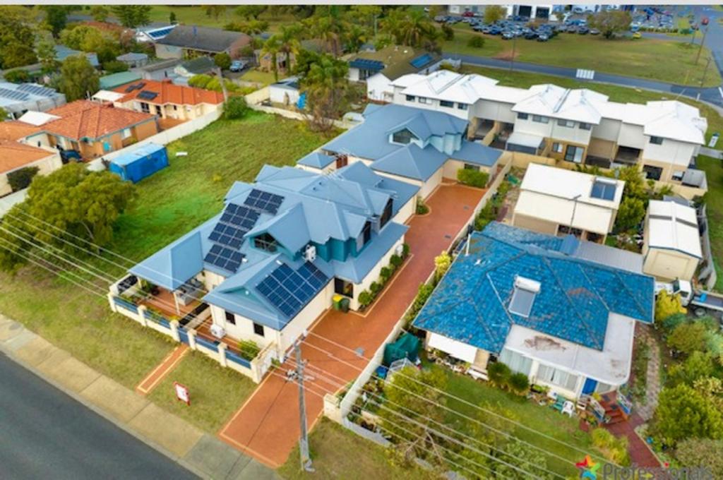 83 TUCKEY ST, MANDURAH, WA 6210