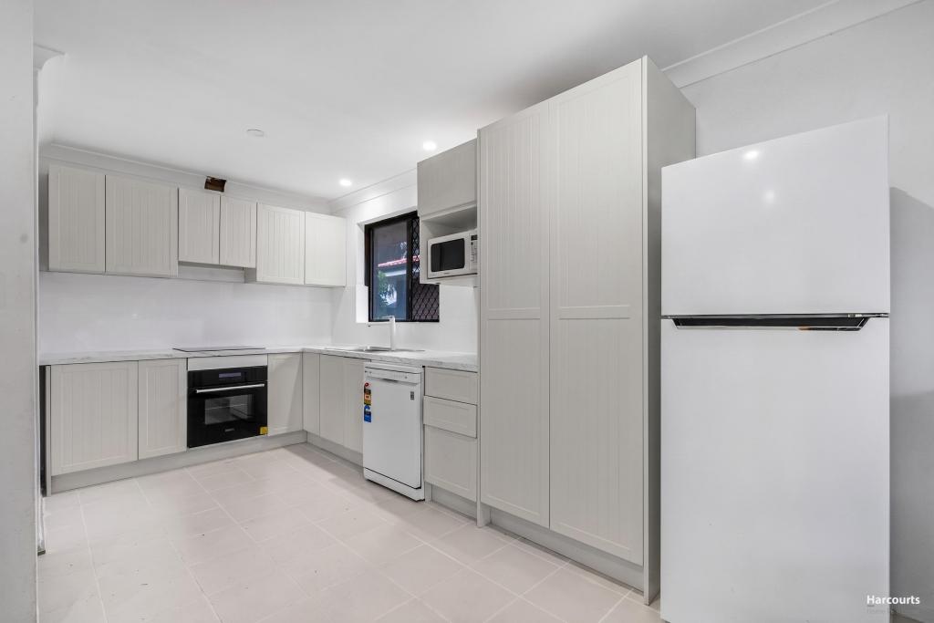9 HUGGINS RD, THORNLIE, WA 6108