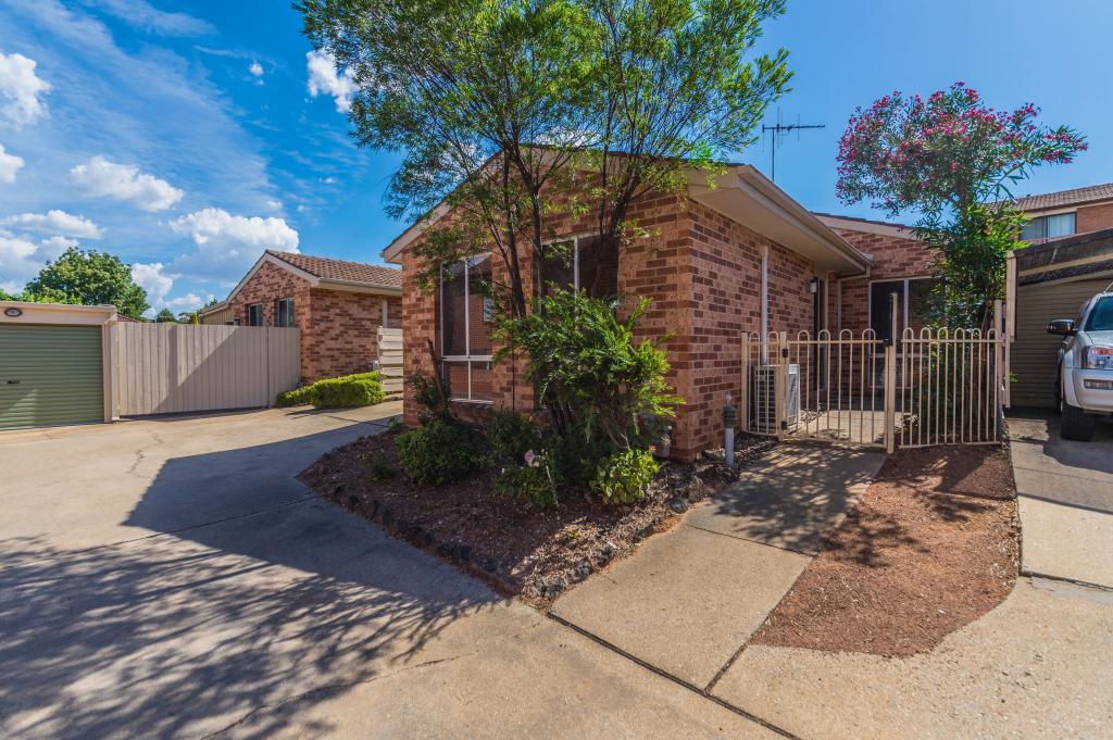 4/10 Hakea St, Karabar, NSW 2620