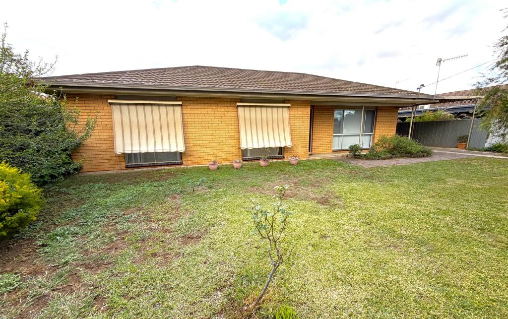125 HUGHES ST, DENILIQUIN, NSW 2710