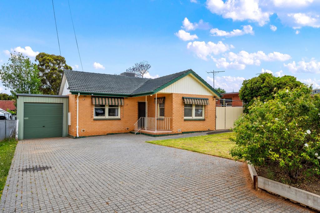 17 Bowood St, Elizabeth Park, SA 5113