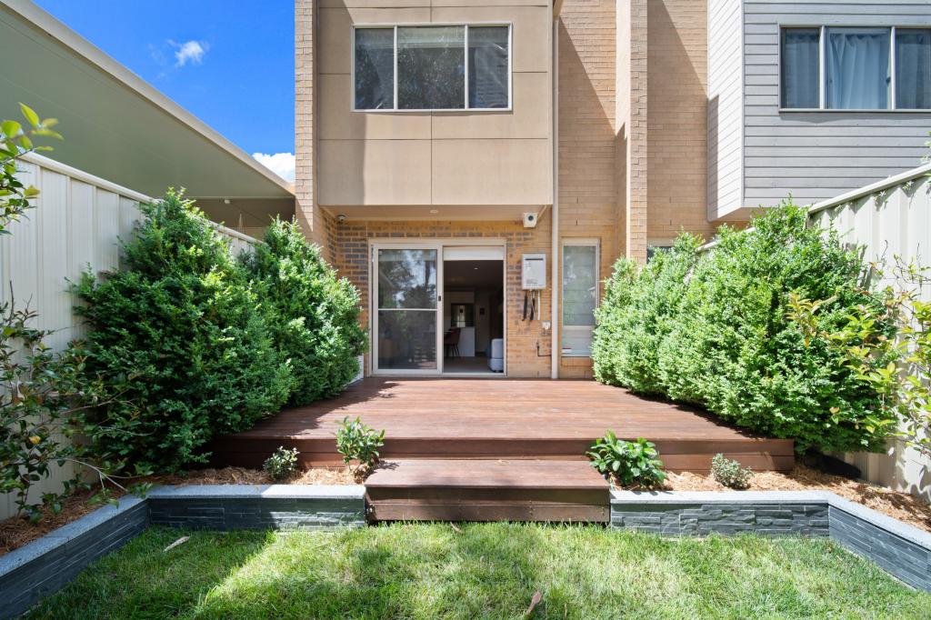 18/35 Clare Burton Cres, Franklin, ACT 2913