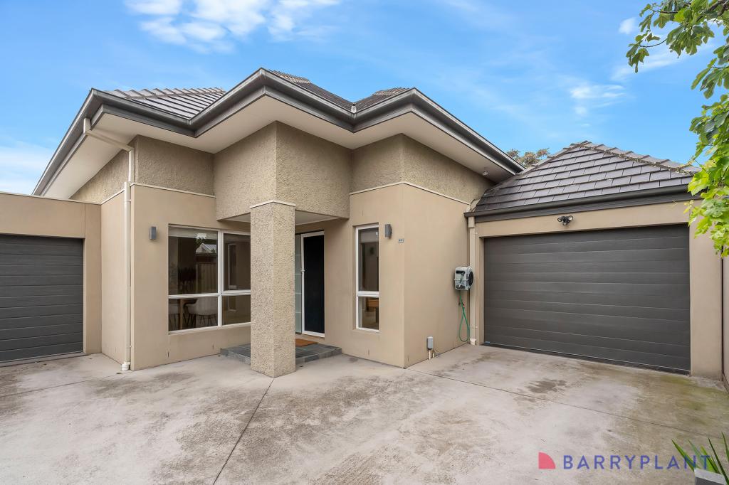 2/15 Oxford St, Hadfield, VIC 3046