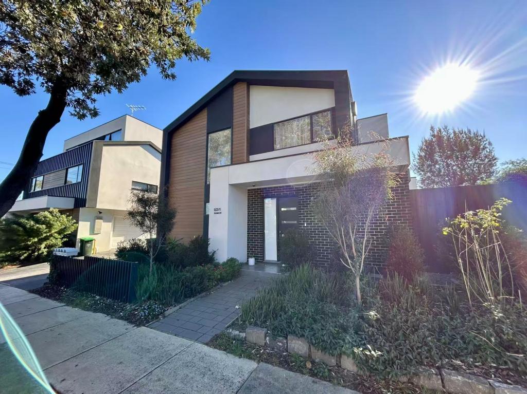 2/1 Armin St, Scoresby, VIC 3179