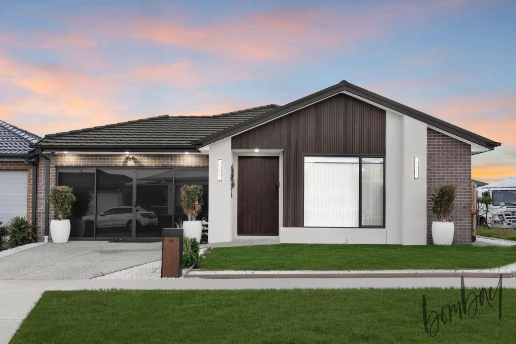 15 COMMONWEALTH CCT, DONNYBROOK, VIC 3064