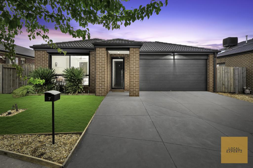 7 Clement Way, Melton South, VIC 3338