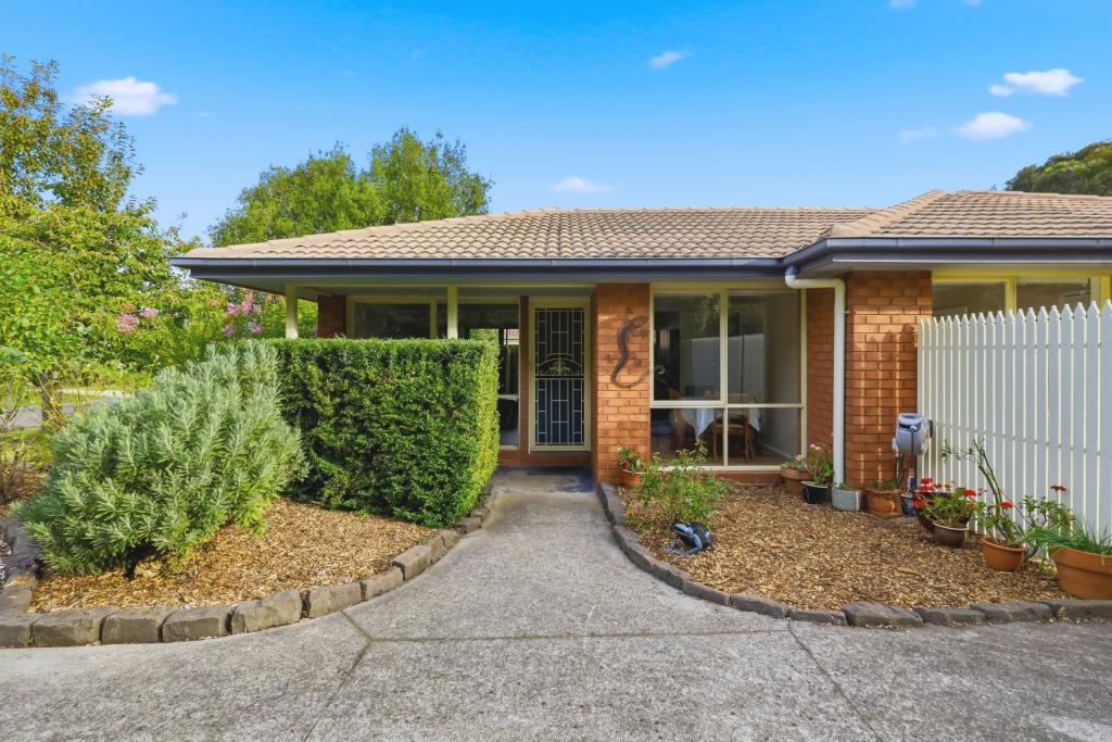 4 Banksia Ct, Romsey, VIC 3434