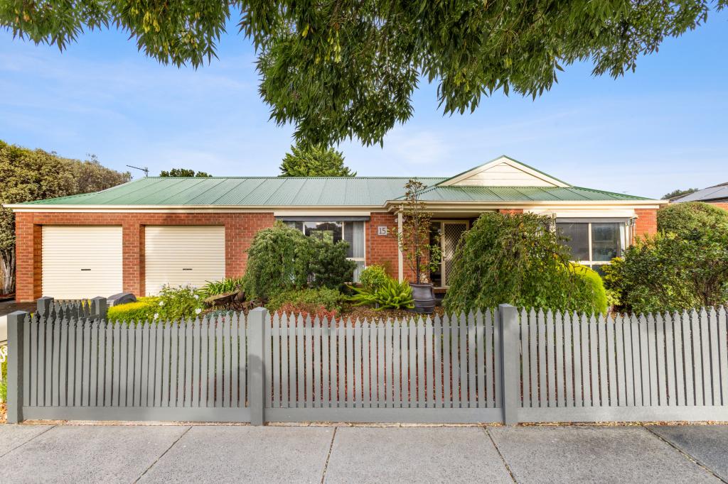 15 Meadowvale Dr, Grovedale, VIC 3216