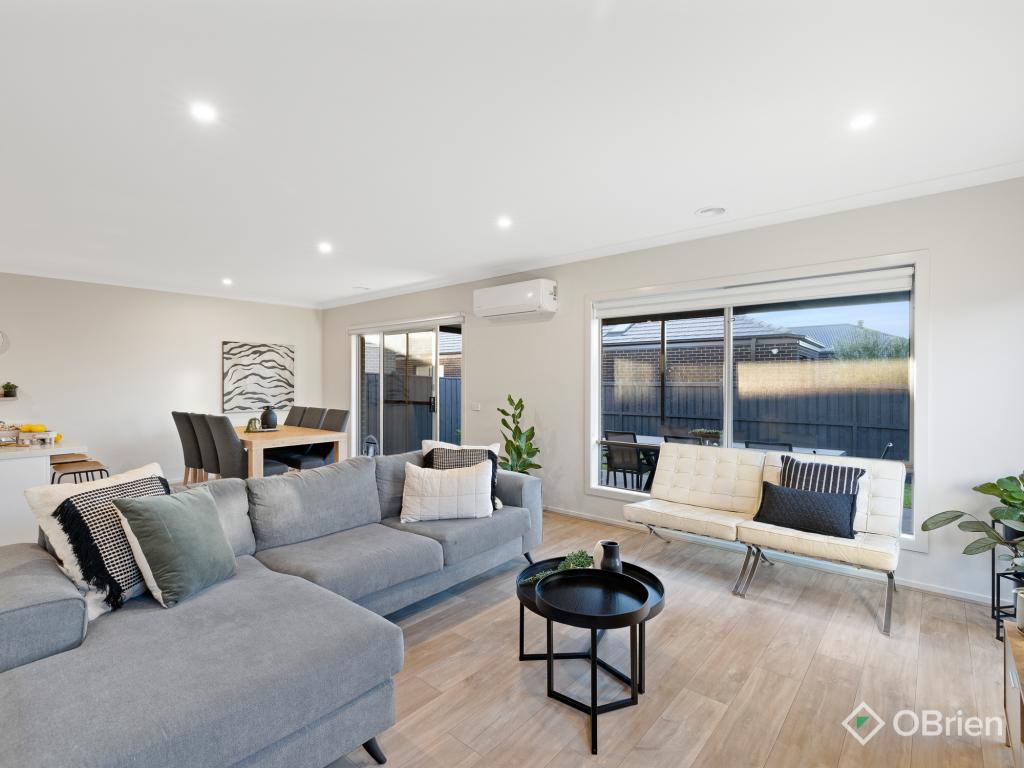 8 BRONZEWING DR, COWES, VIC 3922