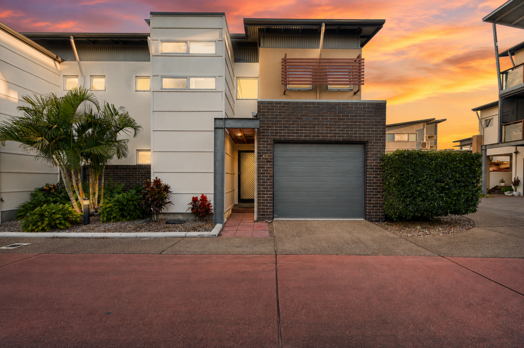 43/80 Moolyyir St, Urangan, QLD 4655