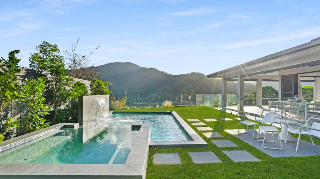 50-52 East Parkridge Dr, Brinsmead, QLD 4870