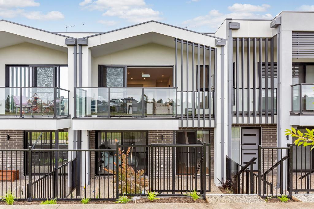 5 Creekview Way, Cranbourne West, VIC 3977