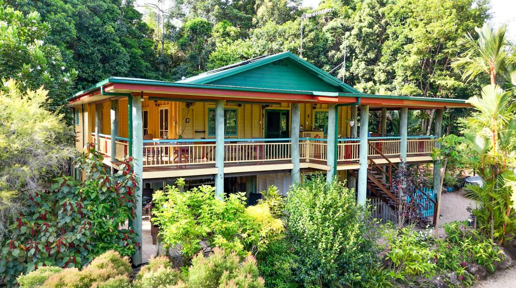 11 Mission Cir, Wongaling Beach, QLD 4852