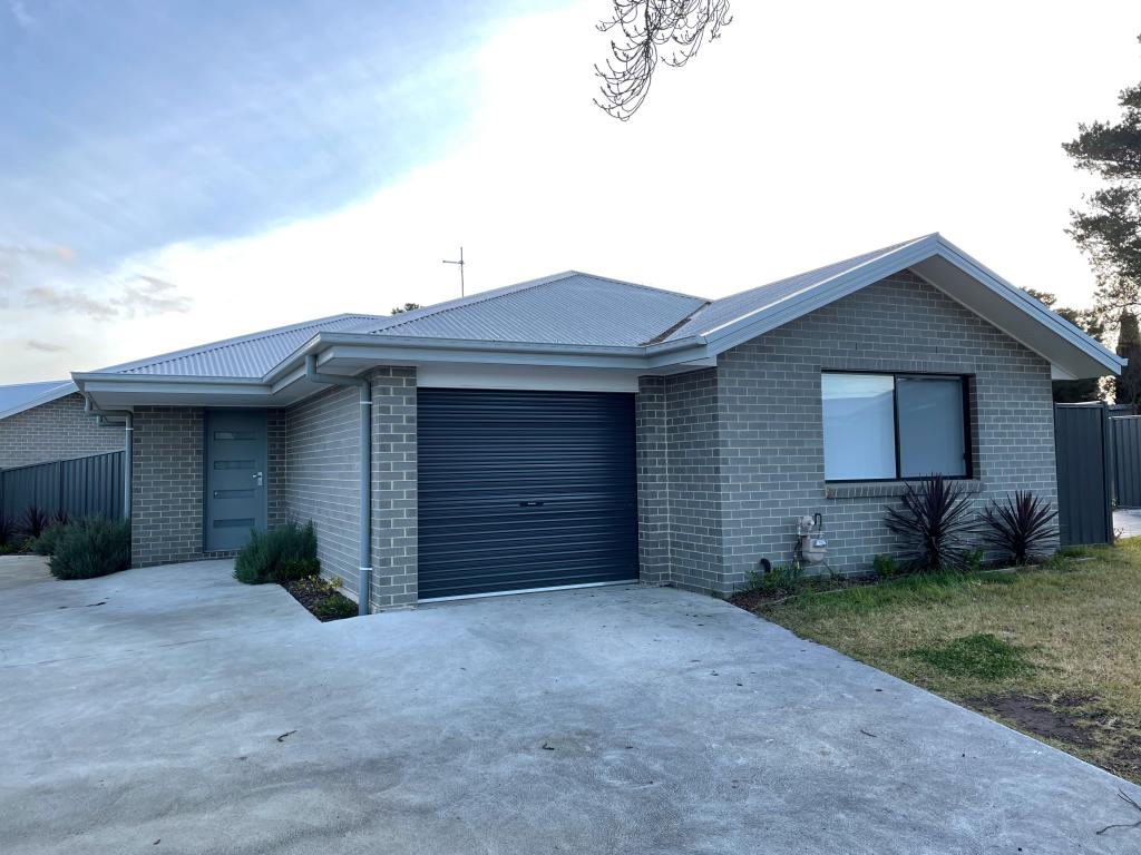 8a Huxtable Pl, Goulburn, NSW 2580