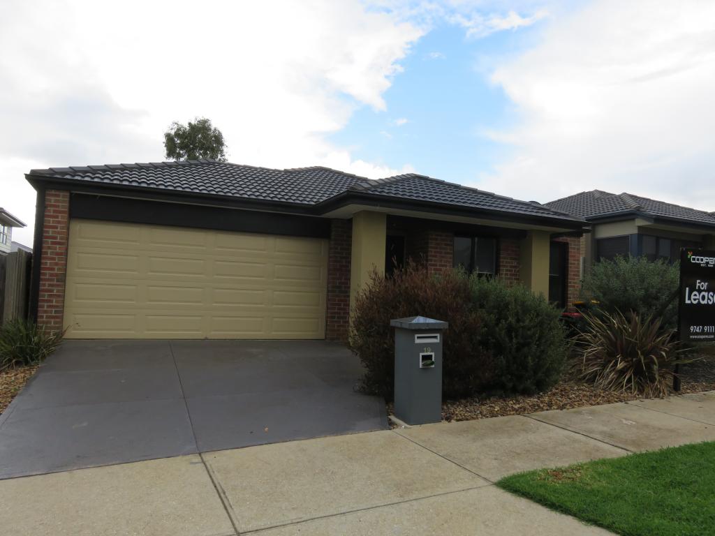 19 Peter Pan Cres, Kurunjang, VIC 3337