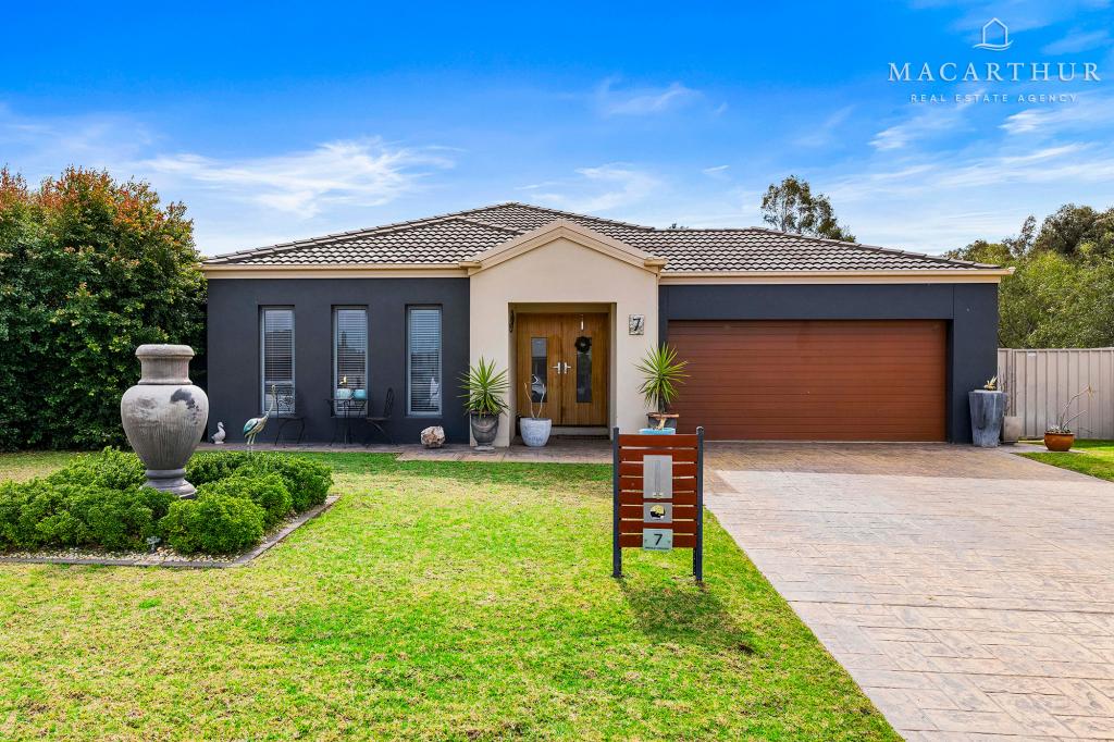 7 BREASLEY CRES, BOOROOMA, NSW 2650