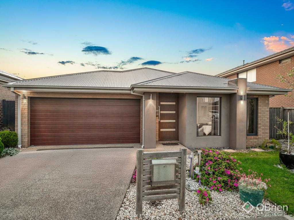 32 Elmsford Cres, Cranbourne West, VIC 3977