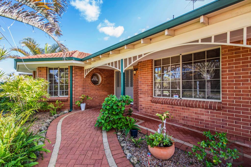 4 Charles Pl, Wannanup, WA 6210