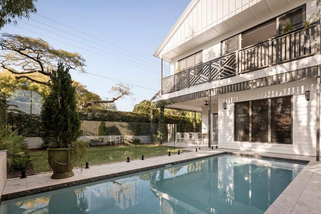 57 MANSON RD, HENDRA, QLD 4011