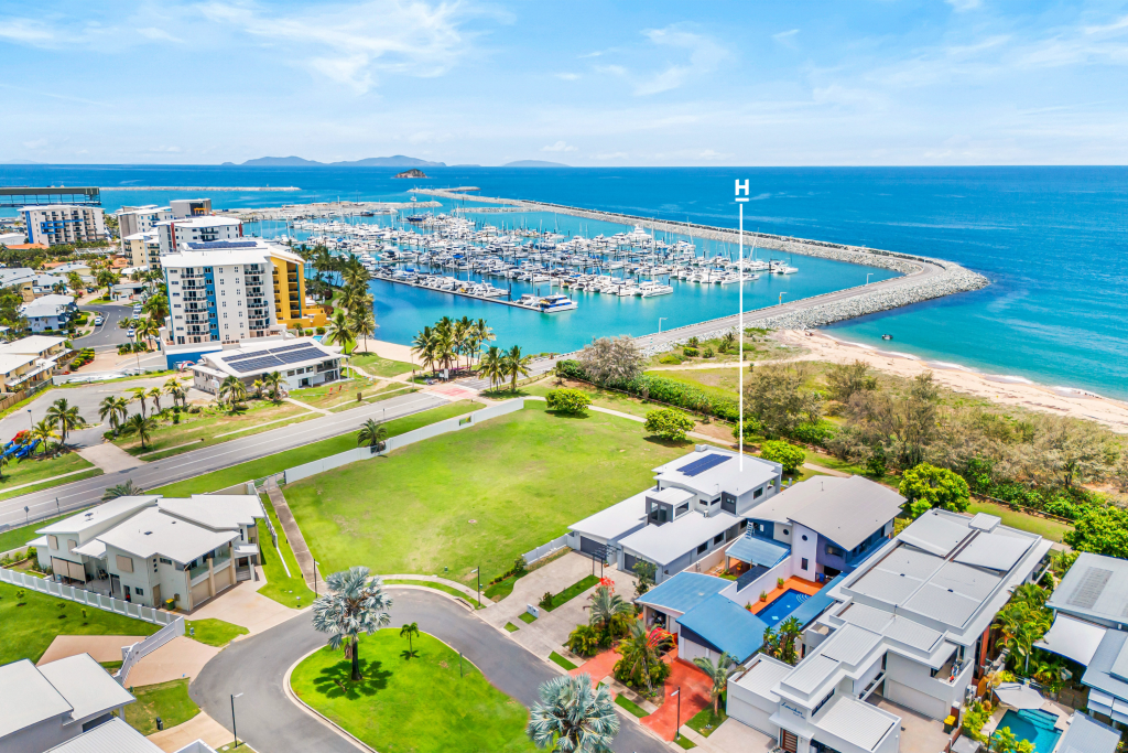 4b Marina Beach Pde, Mackay Harbour, QLD 4740