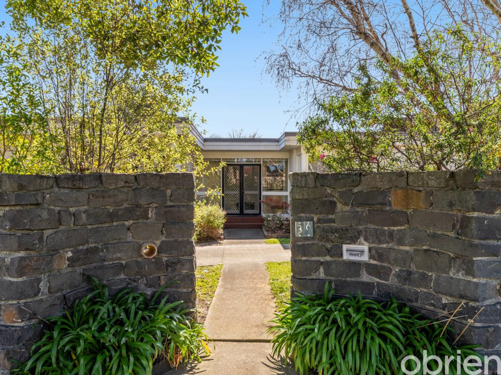 39 GAIRLOCH DR, FRANKSTON, VIC 3199