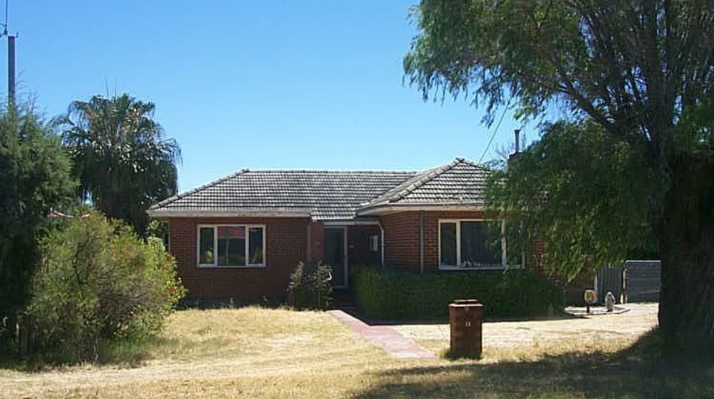 11 Homewood St, Cloverdale, WA 6105