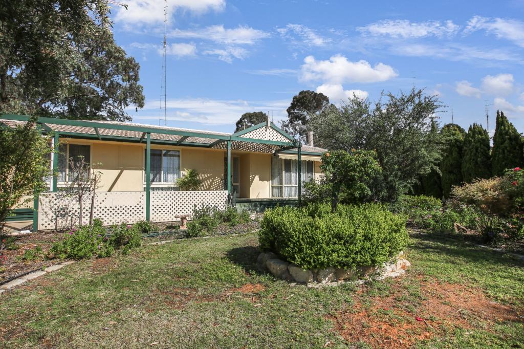 10 STRANGMAN RD, WAIKERIE, SA 5330