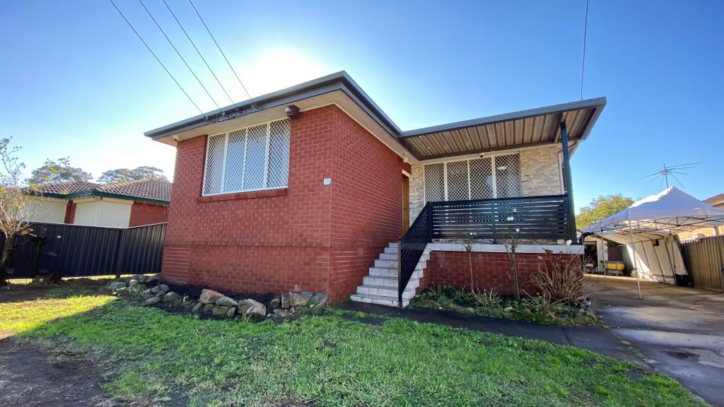 829 The Horsley Dr, Smithfield, NSW 2164