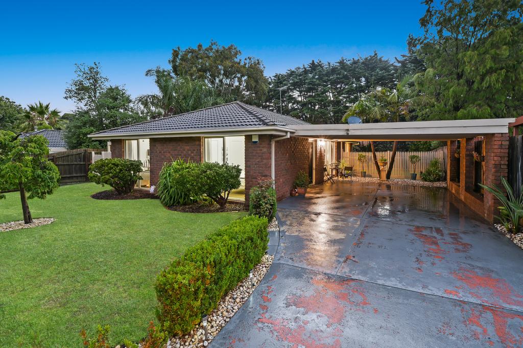 58 COLLINS CRES, BERWICK, VIC 3806