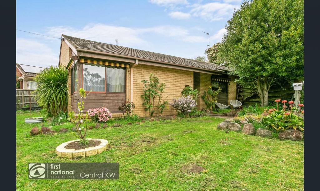 1 Mimosa Cres, Churchill, VIC 3842