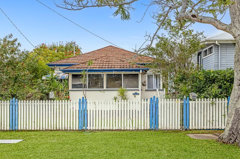 51 DUFFIELD RD, MARGATE, QLD 4019