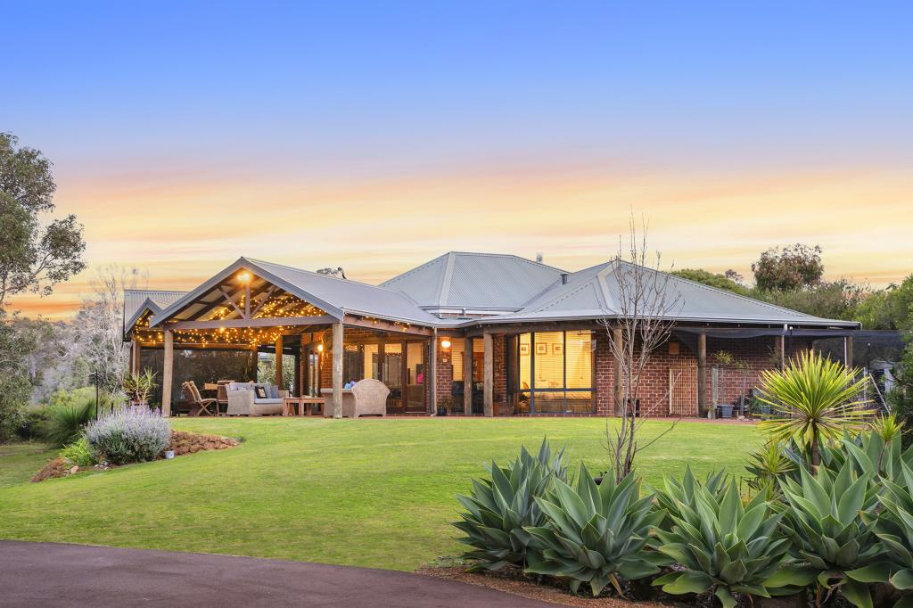76 Quedjinup Dr, Quedjinup, WA 6281