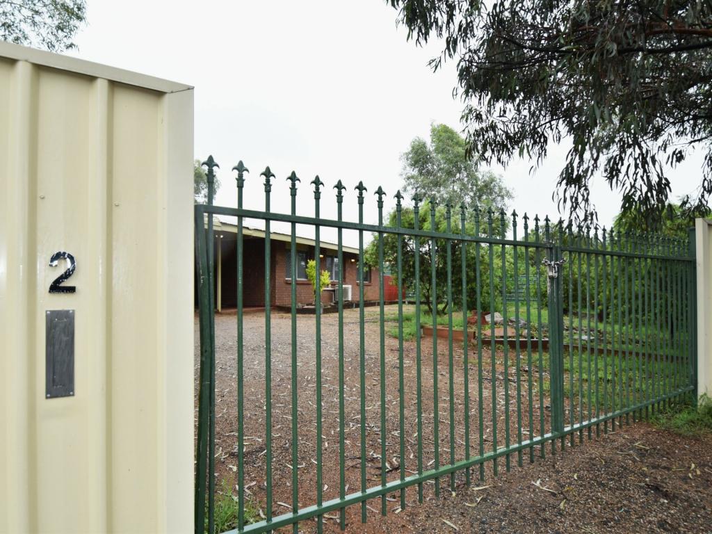 2 Esther Ct, Larapinta, NT 0875