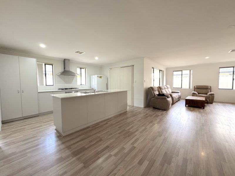 12 Yangtze Ave, Southern River, WA 6110