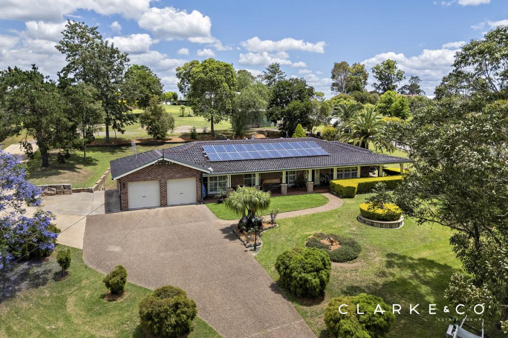 18 BLUE GUM DR, ABERGLASSLYN, NSW 2320