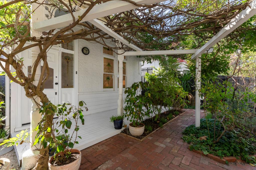 6 Thackeray St, Elwood, VIC 3184