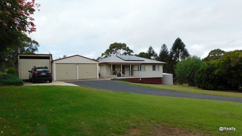 34 Taylor St, Nanango, QLD 4615