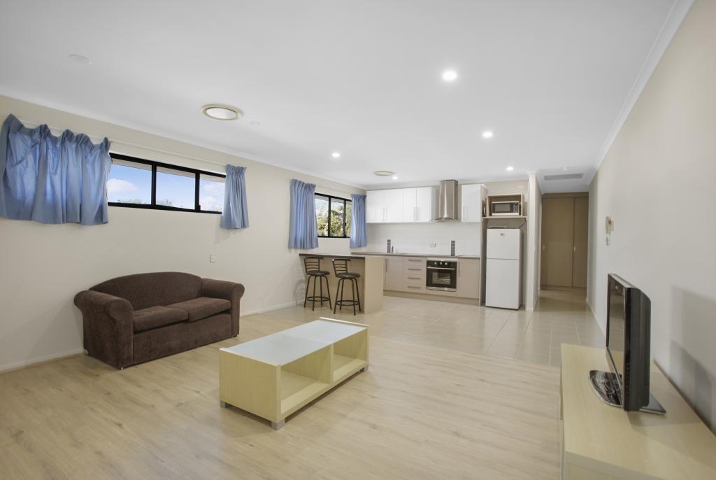 4/70 Nicklin Way, Parrearra, QLD 4575