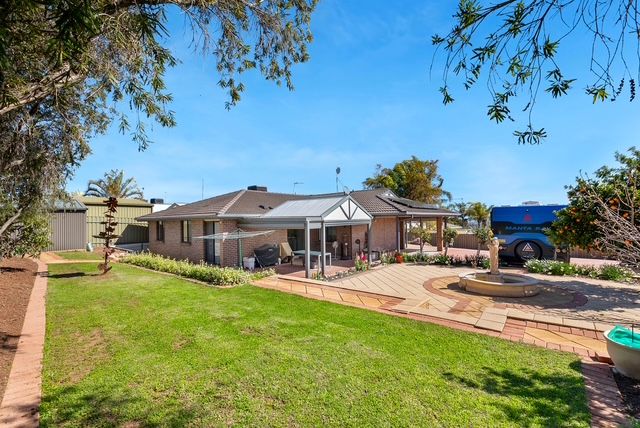 4 Creswick Ct, Craigmore, SA 5114