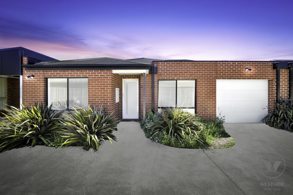 2/22 Davies St, Darley, VIC 3340